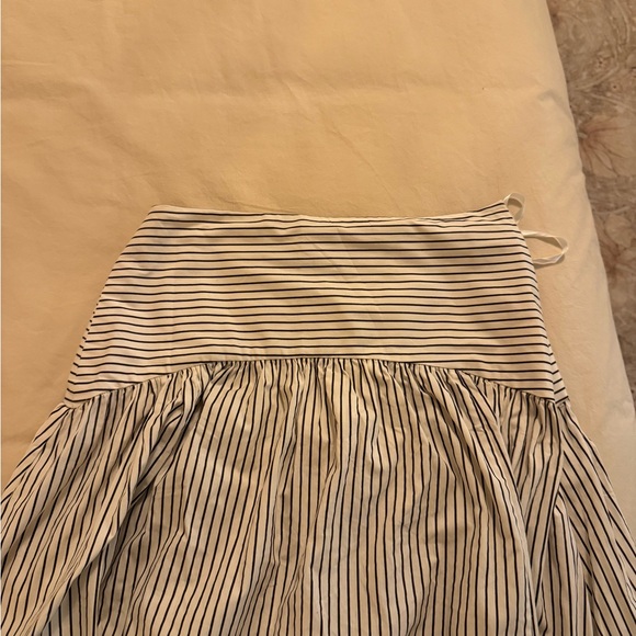 Drop waist black and white skirt - Picture 2 of 3